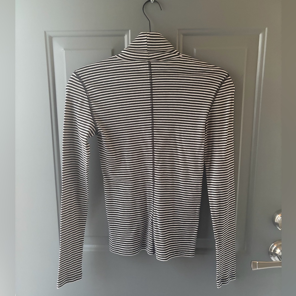 Everlane The Luxe Rib Turtleneck - Picture 5 of 8